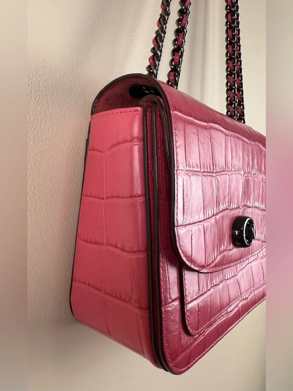 Coach Madison Shoulder Bag in Crocodile-Embossed Leather Pink Gunmetal Chain